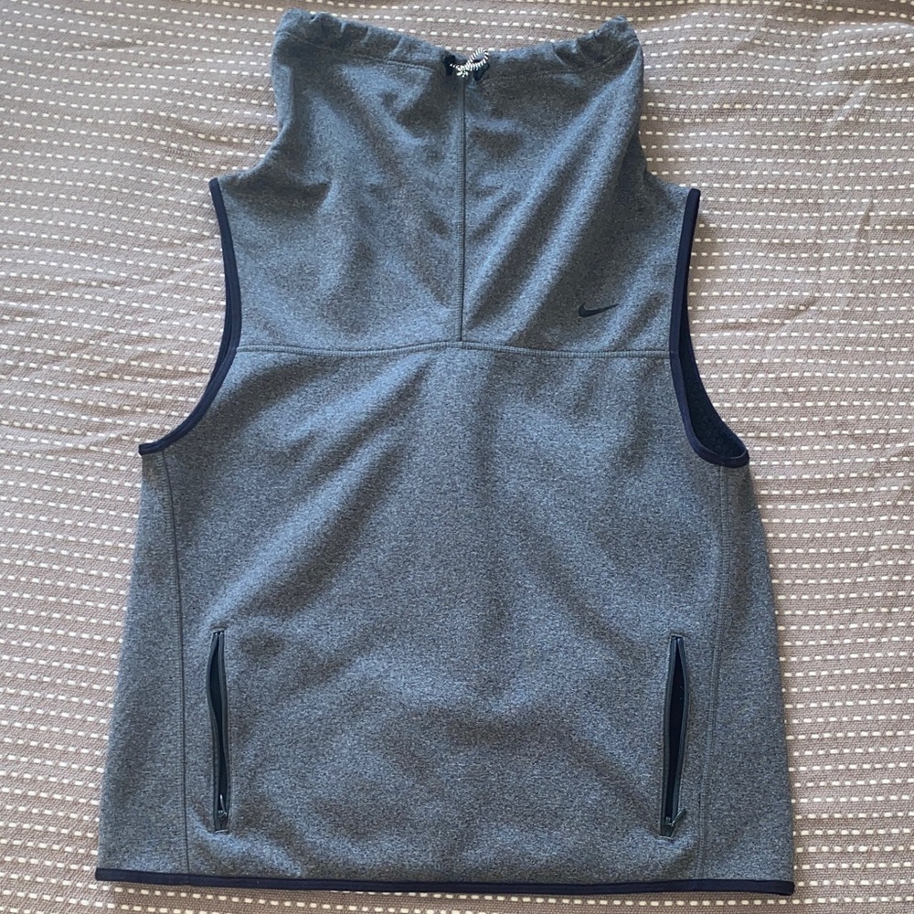 Nike Gray Sleeveless Vest
